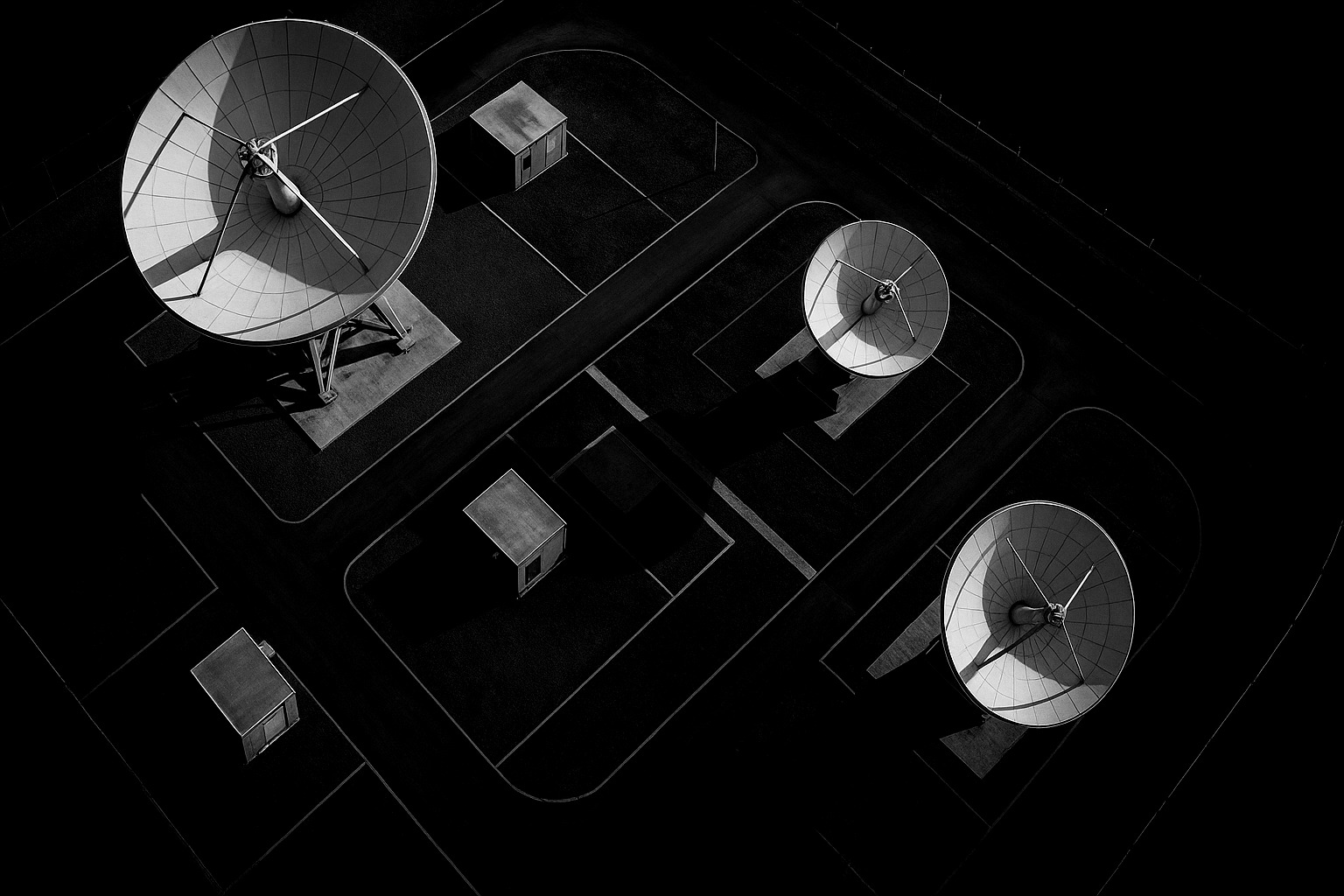 Cost analysis framework and expansion planning visualization for satellite ground station development project